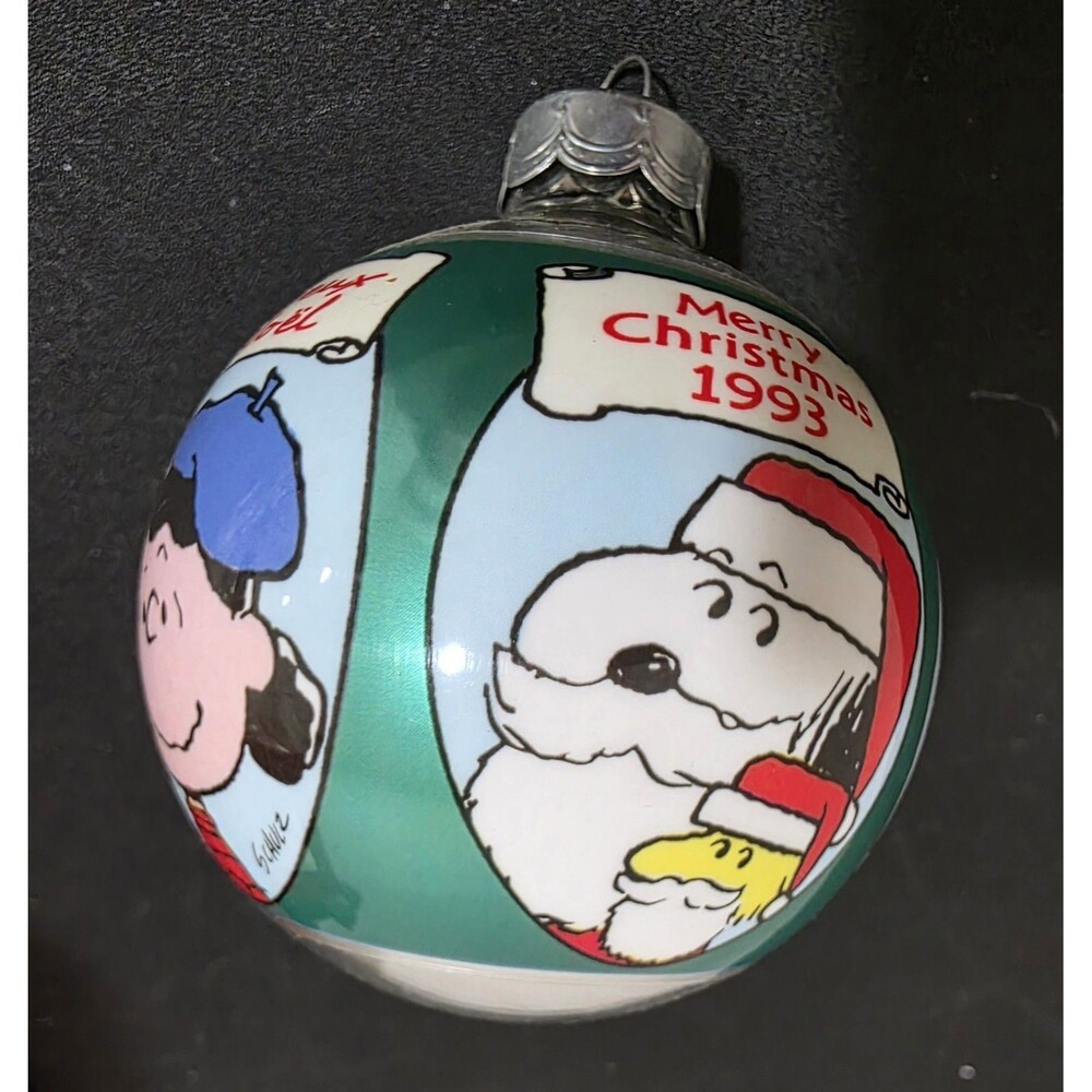 🎄Hallmark Keepsake 1993 Peanuts Glass Christmas Ornament Peanuts Snoopy Holiday